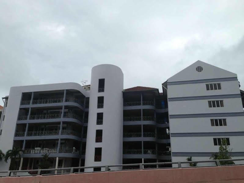 Padang Mat Sirat Perdana Serviced Apartment & Resorts מראה חיצוני תמונה